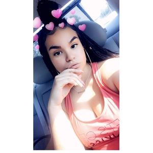 Meet your Posher, Mirah